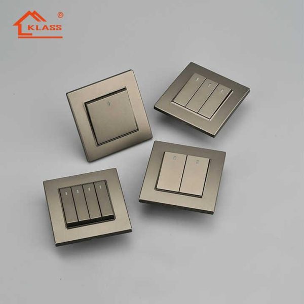 Popular Light Switch Socket Wall Basic Middle Panel Socket Electric Switch Uk Standard