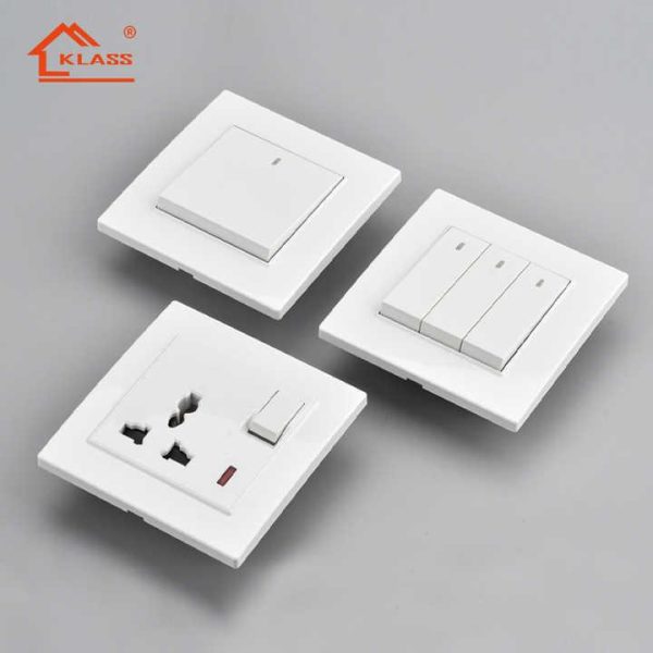 Popular Light Switch Socket Wall Basic Middle Panel Socket Electric Switch Uk Standard